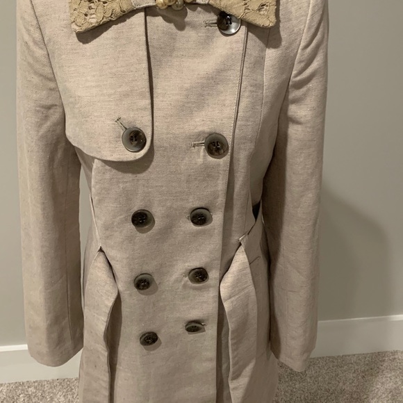 On Trend 2021 Are Trench Coats - Temporary $$ drop - Picture 6 of 16